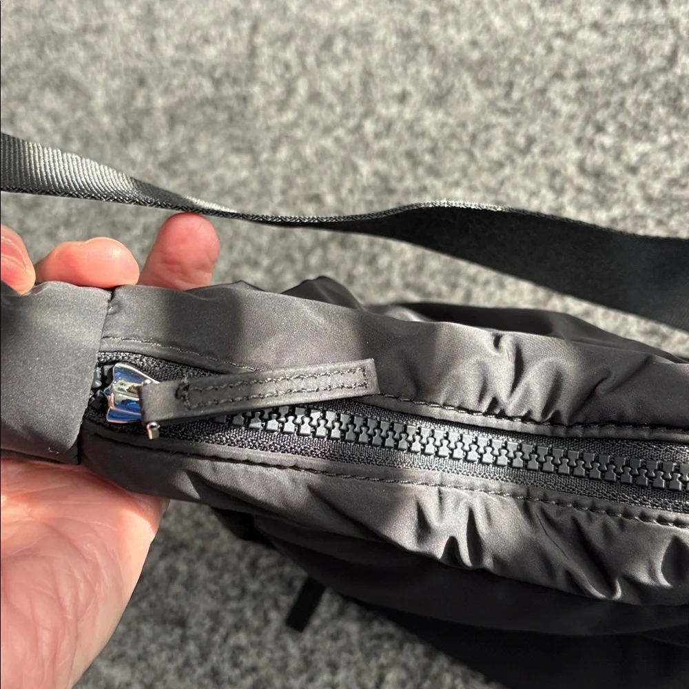 EUC Athleta Power of She Small Crossbody Hobo Bag - Picture 9 of 14